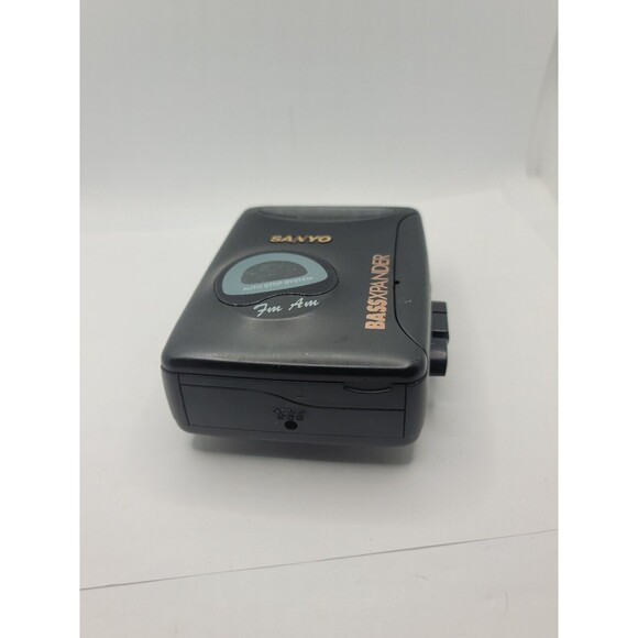 Sanyo Cassette Player BassXpander MGR-906D(K) - Picture 2 of 7